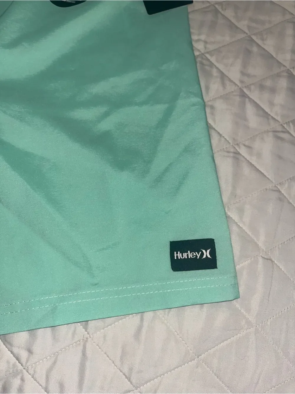 Hurley Boys Large Mint Green Swim Trunks. NWT 2 Way Stretch Lined New